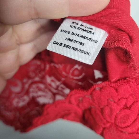 Studio Y cheery red lace trim y2k vibe going out layering top size large - Picture 4 of 6